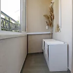 Апартамент 1br Nomad-friendly 15mins Walk To Centre With Designated Workspace