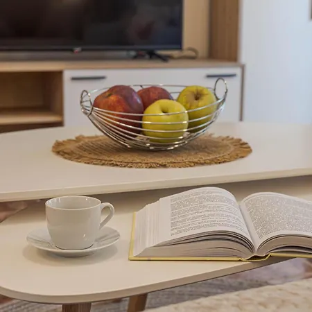 1br 8 Mins To With Designated Workspace Lejlighed *