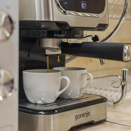 Lejlighed 1br 8 Mins To With Designated Workspace Varna