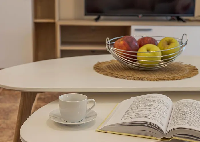 アパート 1br Nomad-friendly 15mins Walk To Centre With Designated Workspace ヴァルナ