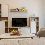 1br Nomad-friendly 15mins Walk To Centre With Designated Workspace Apartament