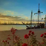 1br Nomad-friendly 15mins Walk To Centre With Designated Workspace * Varna