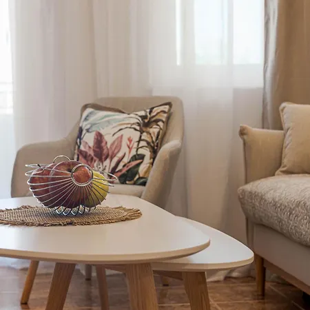 Appartement 1br Nomad-friendly 15mins Walk To Centre With Designated Workspace