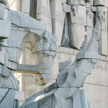 1br 8 Mins To With Designated Workspace Apartment Varna