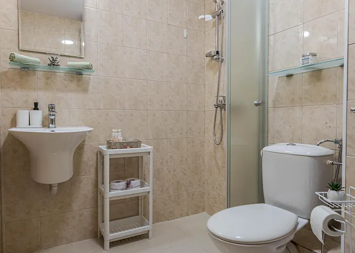 1br 8 Mins To With Designated Workspace