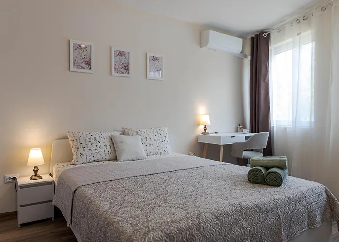 1br Nomad-friendly 15mins Walk To Centre With Designated Workspace * 바르나