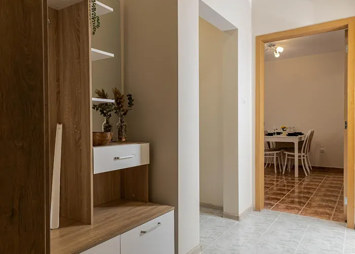 아파트 1br Nomad-friendly 15mins Walk To Centre With Designated Workspace