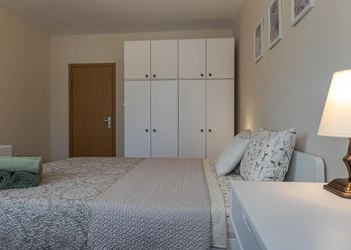 1br Nomad-friendly 15mins Walk To Centre With Designated Workspace 아파트
