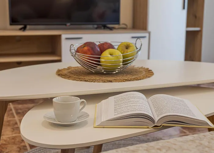 1br Nomad-friendly 15mins Walk To Centre With Designated Workspace 아파트 *